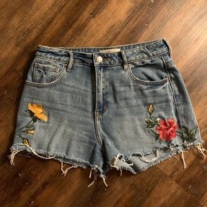 High rise shorts!💕🌺